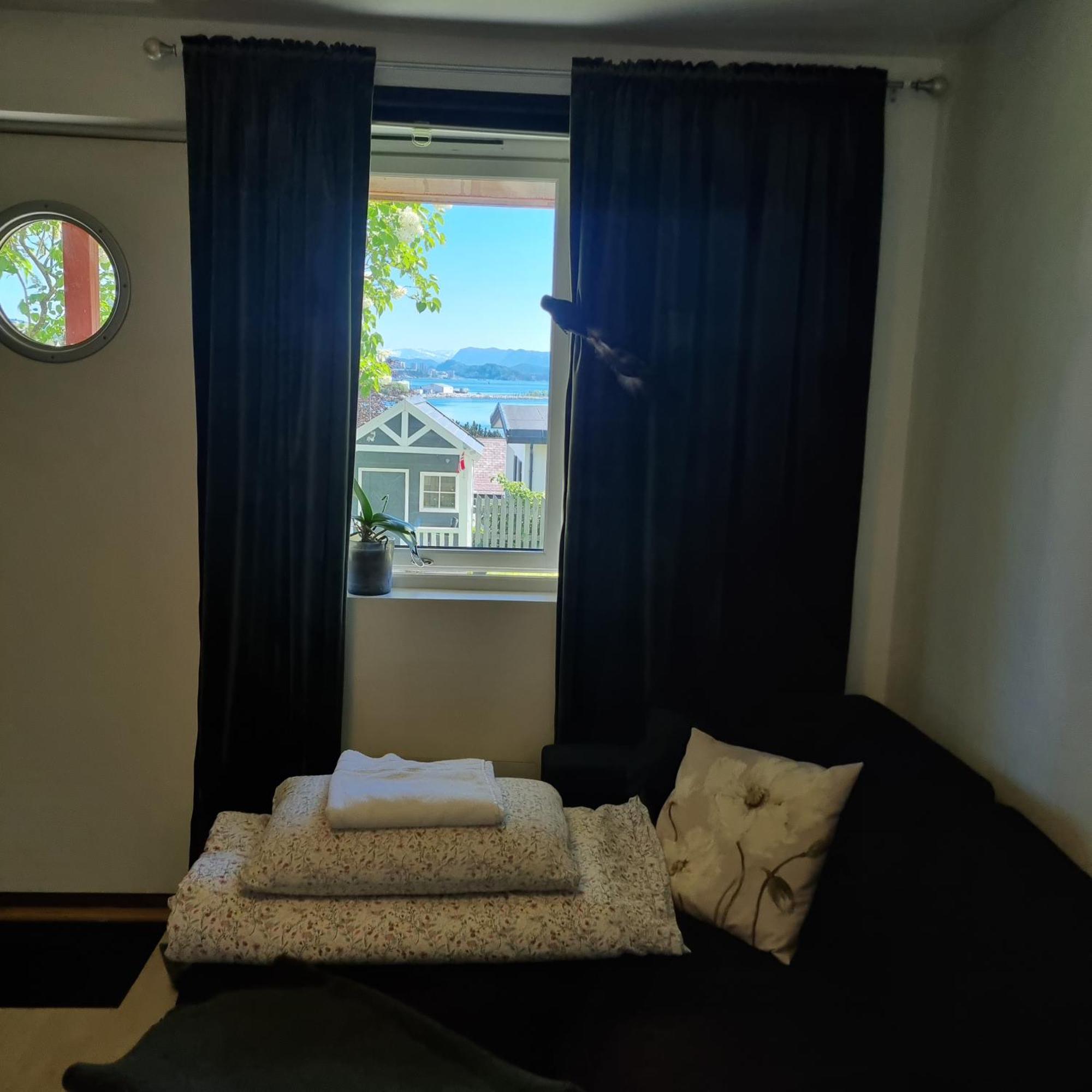 Apartment Near Center / Free P Ålesund Buitenkant foto